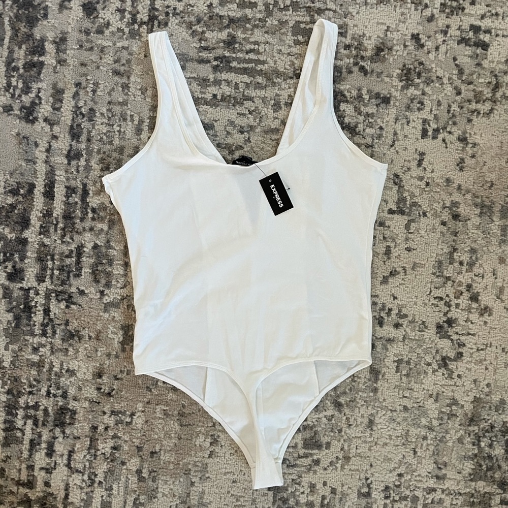 Set of Express Deep V Bodysuits - Picture 5 of 6